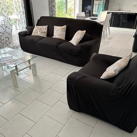 PeymeinadePetite Maisonette Adossee Mais Independante Avec Piscine别墅 外观 照片