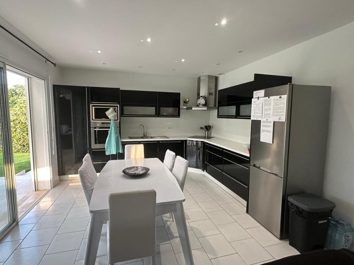 PeymeinadePetite Maisonette Adossee Mais Independante Avec Piscine别墅 外观 照片