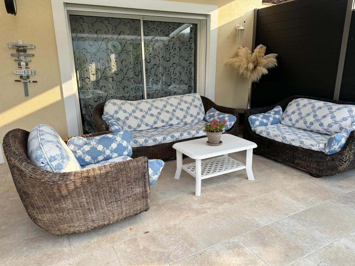 PeymeinadePetite Maisonette Adossee Mais Independante Avec Piscine别墅 外观 照片